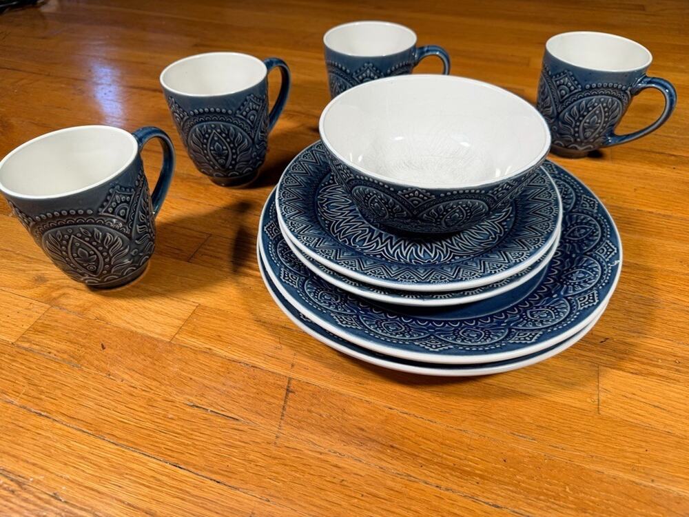 Elama Blue Crush Mandala Paisley Dinnerware Set 9 Piece Blue Porcelain